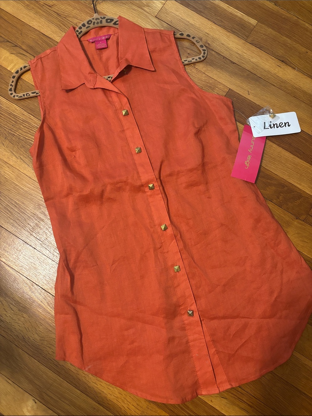 Sunny Leigh Sleeveless Linen Button-Front Top in Rust Orange